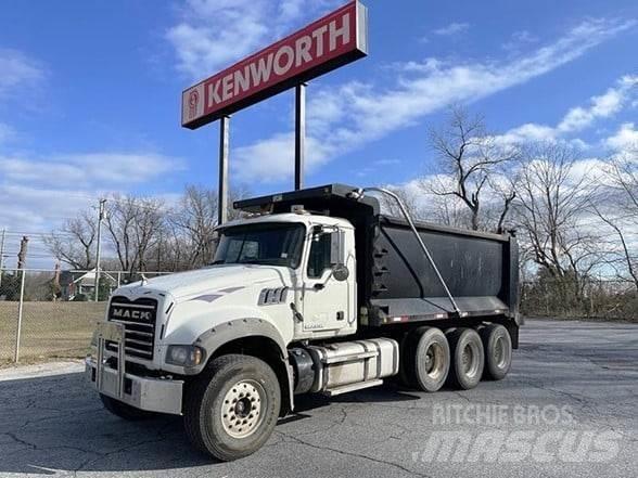 Mack GRANITE GU713 덤프 트럭