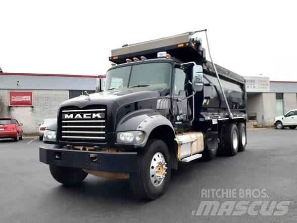 Mack GRANITE GU713 덤프 트럭
