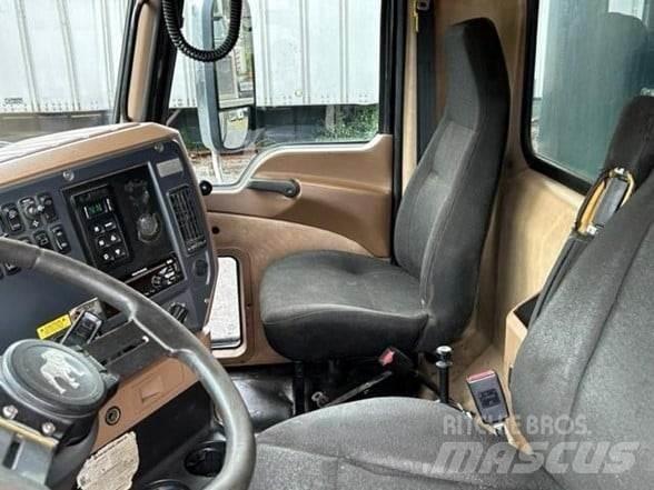 Mack GRANITE GU713 덤프 트럭