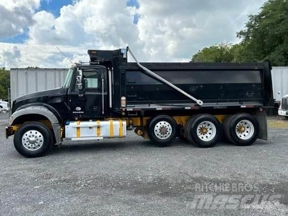 Mack GRANITE GU713 덤프 트럭
