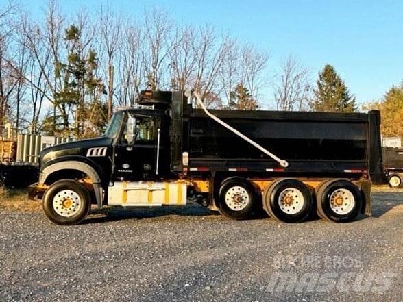 Mack GRANITE GU713 덤프 트럭