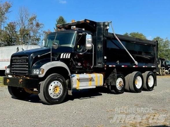 Mack GRANITE GU713 덤프 트럭