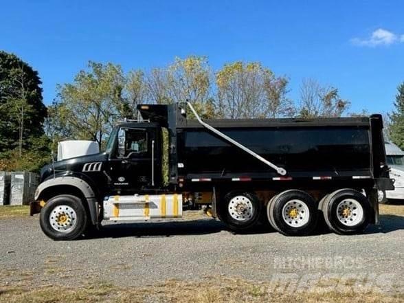 Mack GRANITE GU713 덤프 트럭