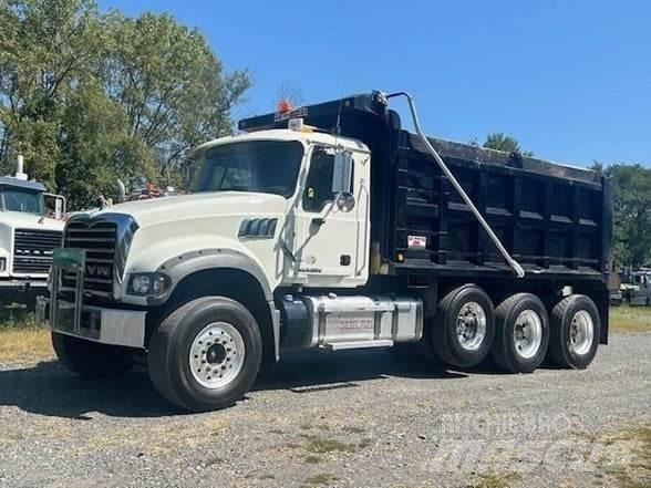 Mack GRANITE GU713 덤프 트럭