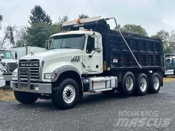 Mack GRANITE GU713 덤프 트럭