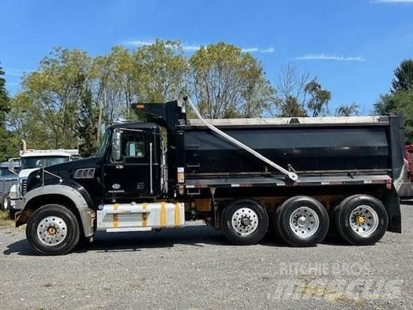 Mack GRANITE GU713 덤프 트럭