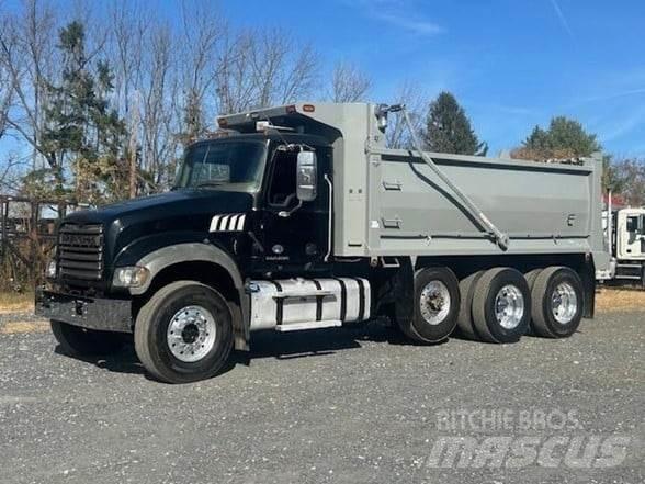 Mack GRANITE GU713 덤프 트럭