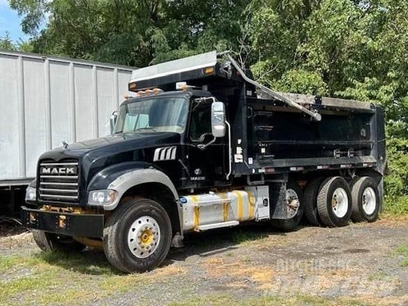 Mack GRANITE GU713 덤프 트럭