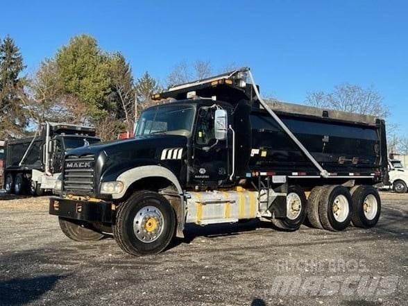 Mack GRANITE GU713 덤프 트럭