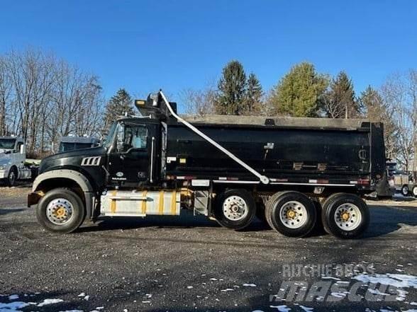Mack GRANITE GU713 덤프 트럭