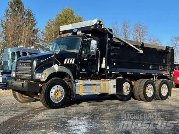 Mack GRANITE GU713 덤프 트럭