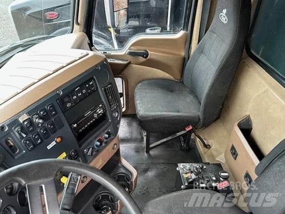 Mack GRANITE GU713 덤프 트럭