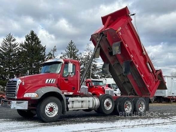 Mack GRANITE GU813 덤프 트럭