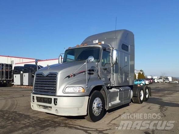 Mack PINNACLE CXU613 트랙터 유닛