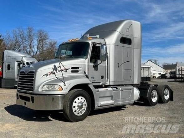 Mack PINNACLE CXU613 트랙터 유닛