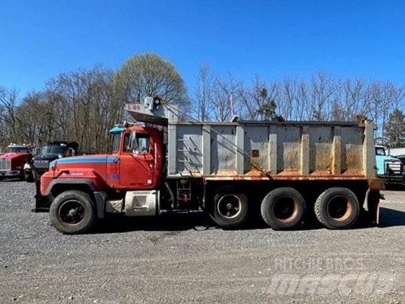 Mack RD688S 덤프 트럭