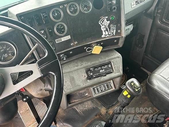 Mack RD688SX 덤프 트럭