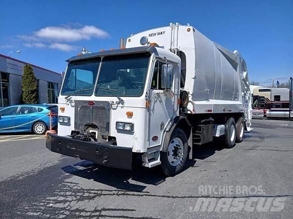 Peterbilt 320 폐기물 수거 트럭