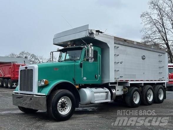 Peterbilt 367 덤프 트럭