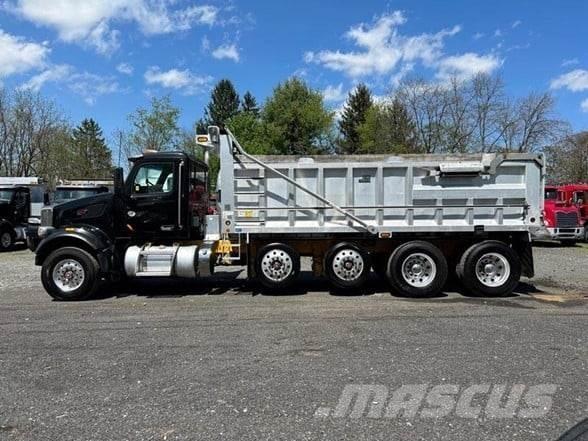 Peterbilt 567 덤프 트럭