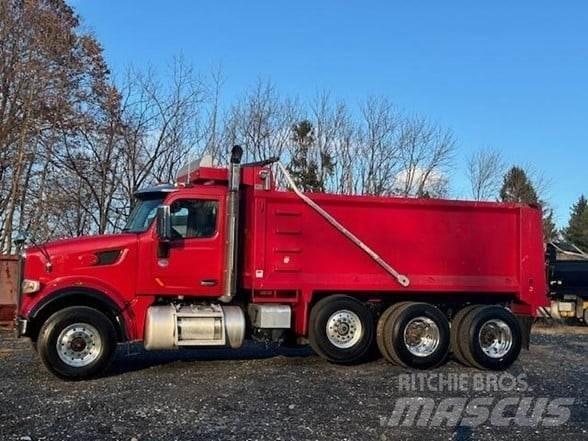 Peterbilt 567 덤프 트럭