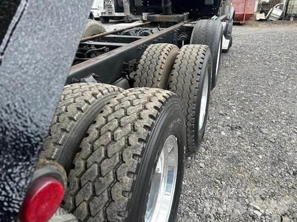 Peterbilt 567 덤프 트럭