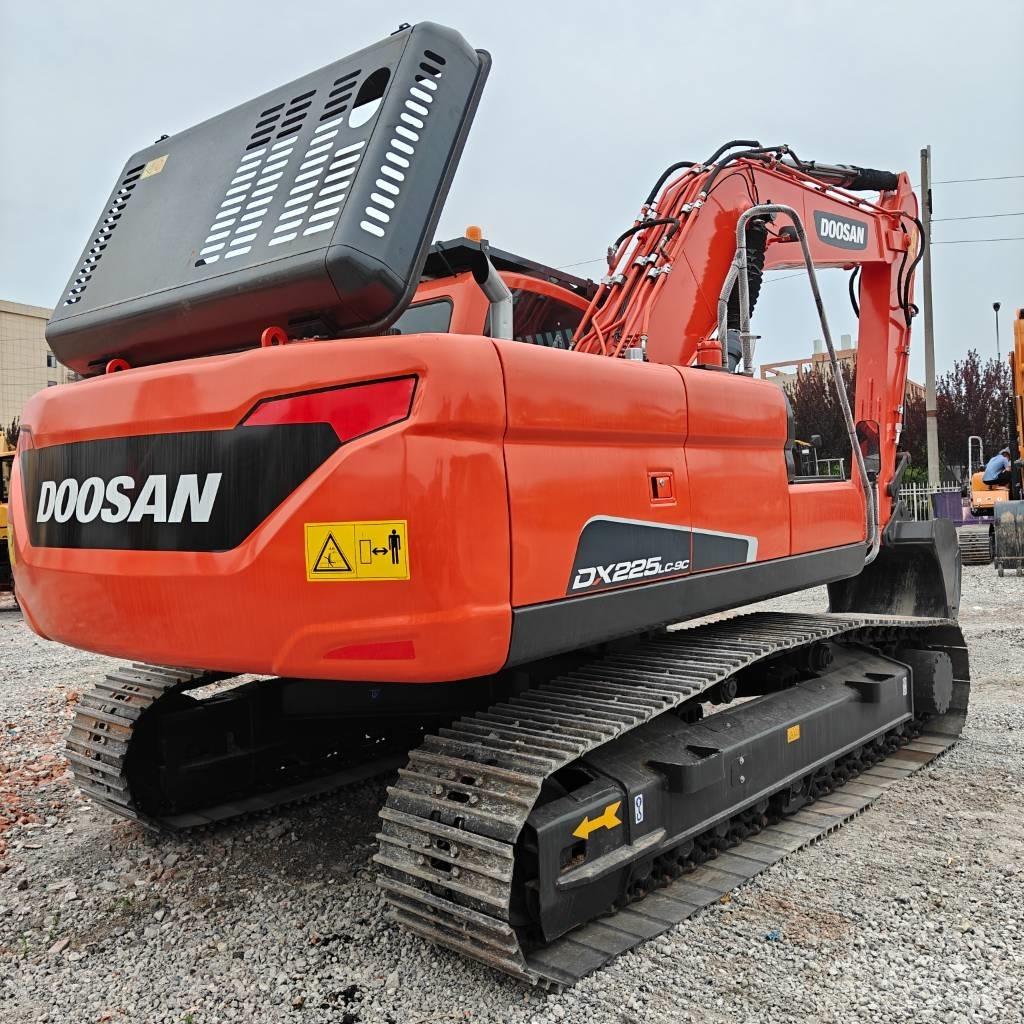Doosan DX225LC-9C 대형 굴삭기 29톤 이상