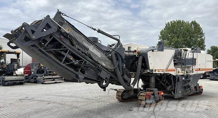 Wirtgen W 220 아스팔트 콜드 밀링 기계