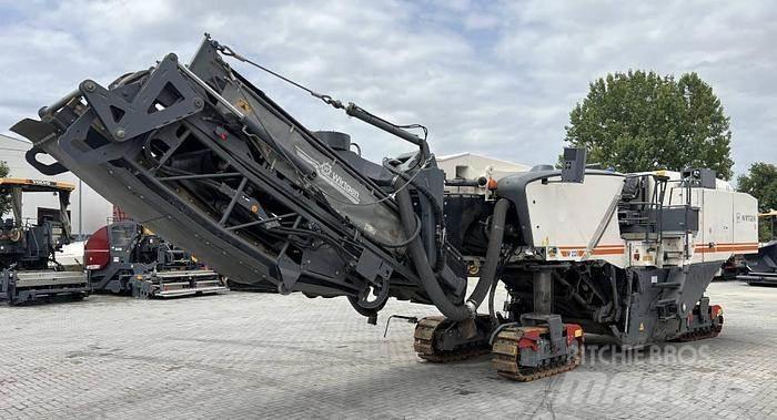 Wirtgen W 220 아스팔트 콜드 밀링 기계