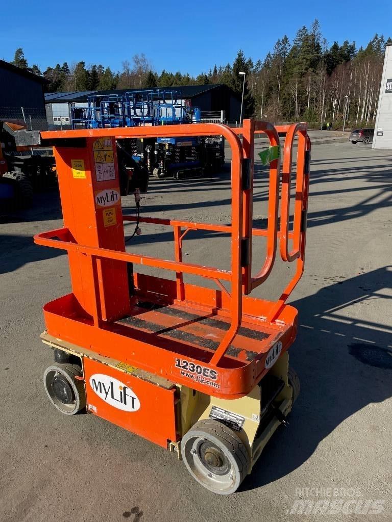 JLG 1230 가위형 리프트