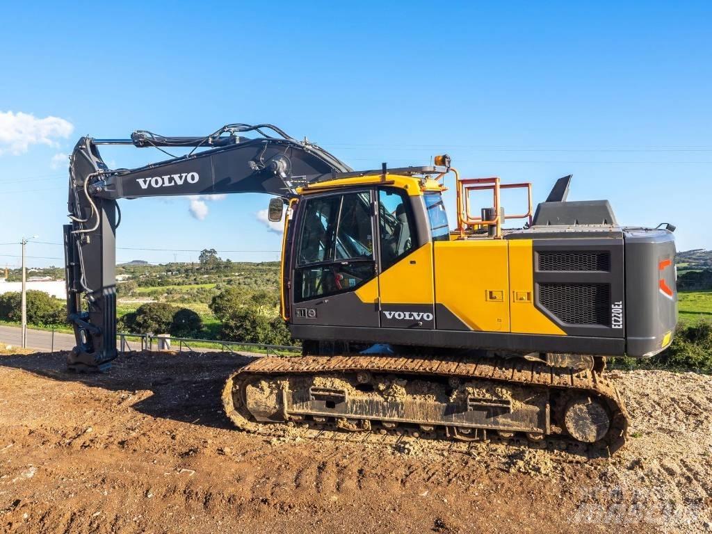 Volvo EC 220 E 대형 굴삭기 29톤 이상