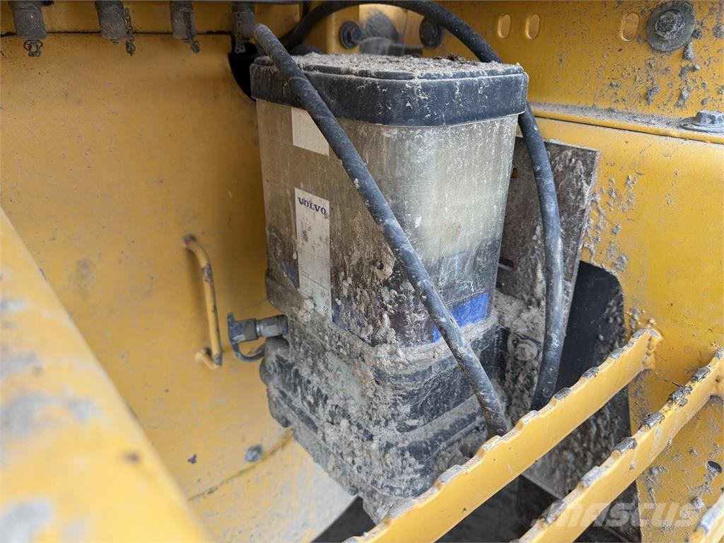 Volvo L120F  휠로우더