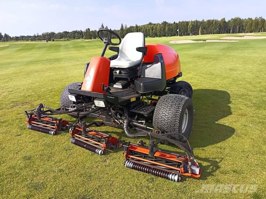 Jacobsen LF3400 탑승형 잔디깎기