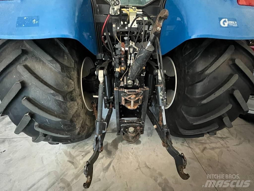 New Holland T 7060 트랙터