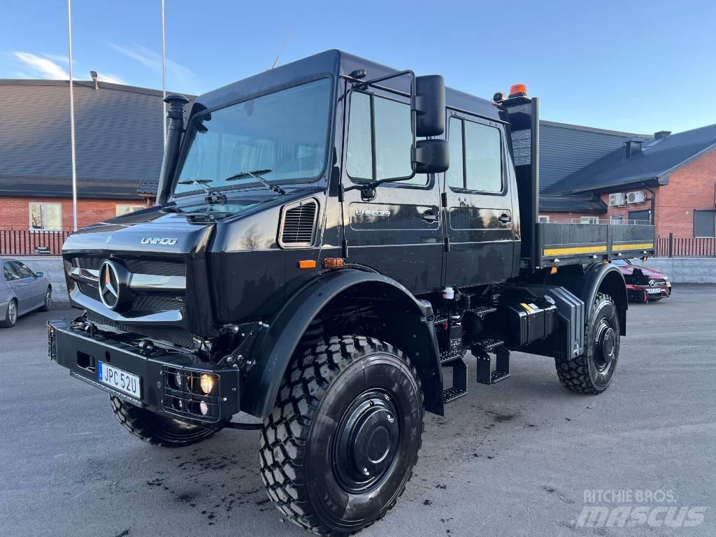 Mercedes-Benz Unimog 플랫베드/드롭사이드 트럭