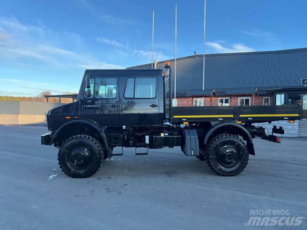 Mercedes-Benz Unimog 플랫베드/드롭사이드 트럭