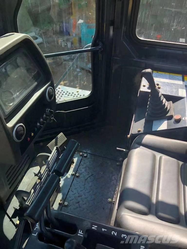 Shantui SD 22 크롤러 도저