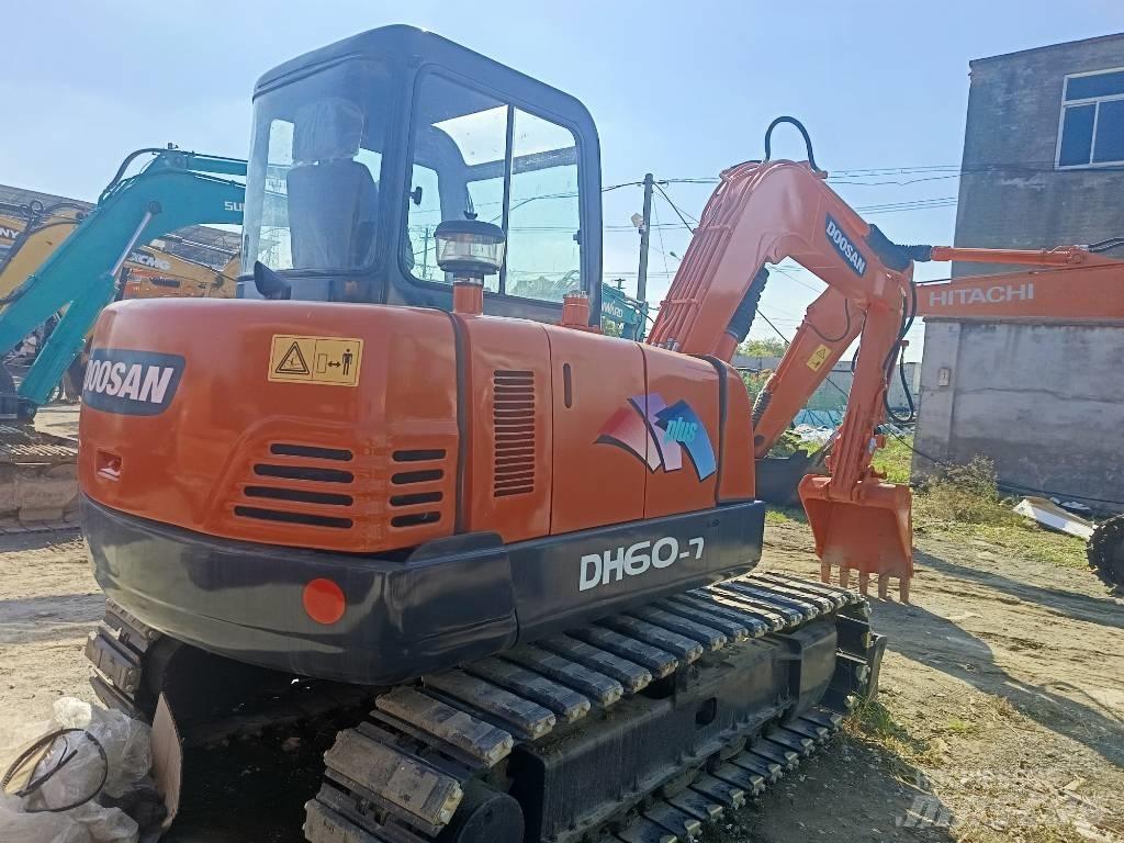 Doosan DH 60-7 소형 굴삭기 7톤 미만