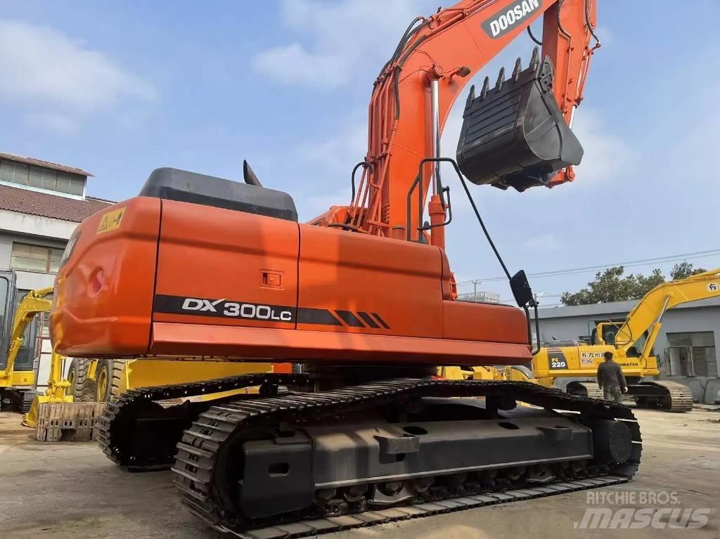 Doosan DX 300 LC 소형 굴삭기 7톤 미만