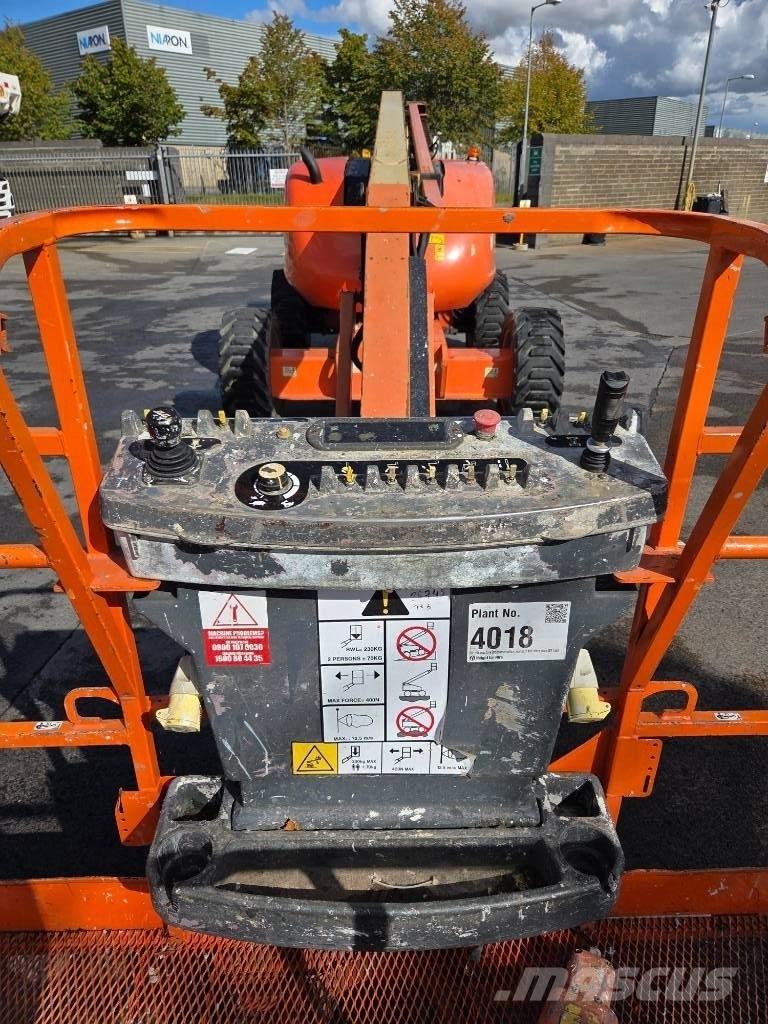 JLG 600 AJ 관절형 전동이동 리프트