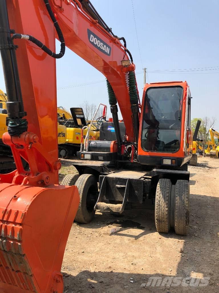 Doosan DX150W  휠 굴삭기