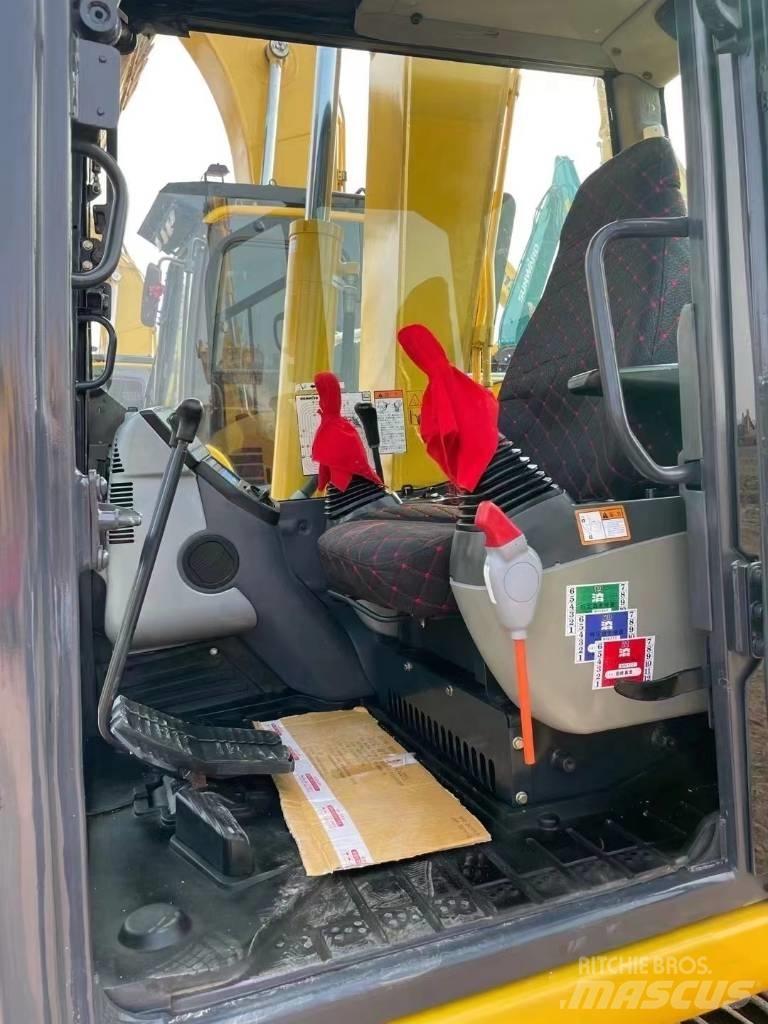 Komatsu PC70-8 대형 굴삭기 29톤 이상