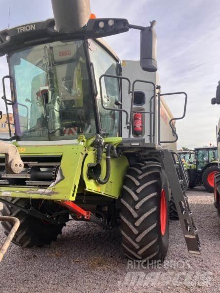 CLAAS TRION 530 콤바인 수확기
