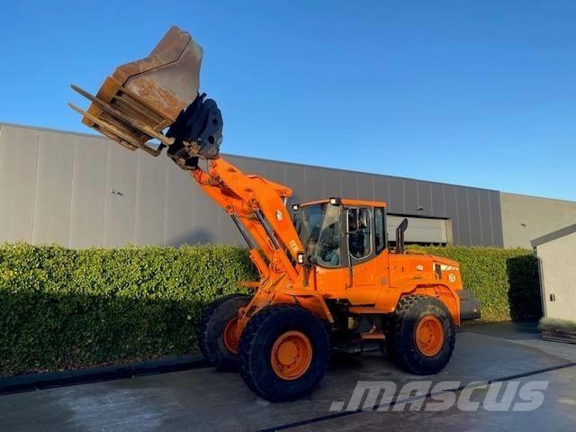 Doosan DL 200  휠로우더