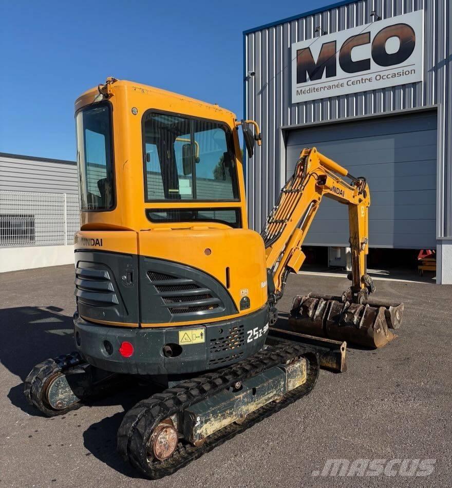 Hyundai R25Z-9 AK 소형 굴삭기 7톤 미만
