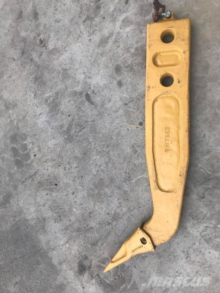 Komatsu D65 Shank 스크레퍼