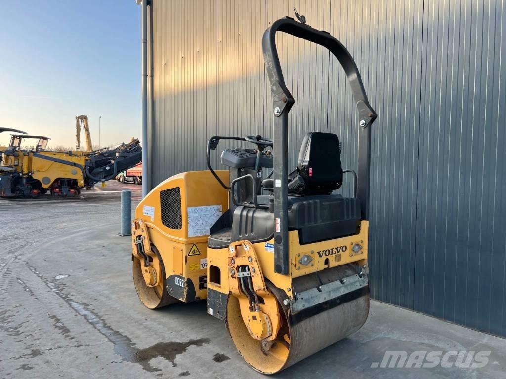 Volvo DD22 트윈 드럼 롤러