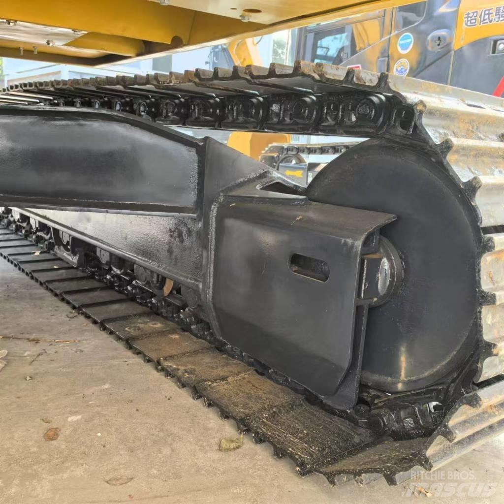 Komatsu PC130-7 대형 굴삭기 29톤 이상