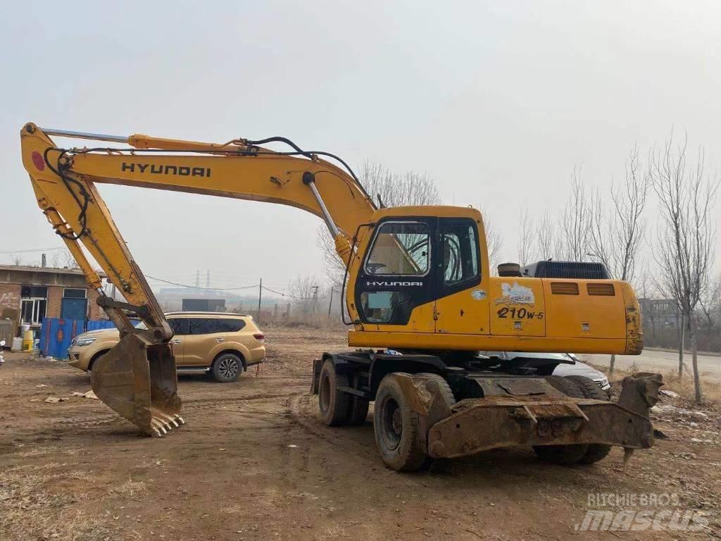 Hyundai R210WD  휠 굴삭기