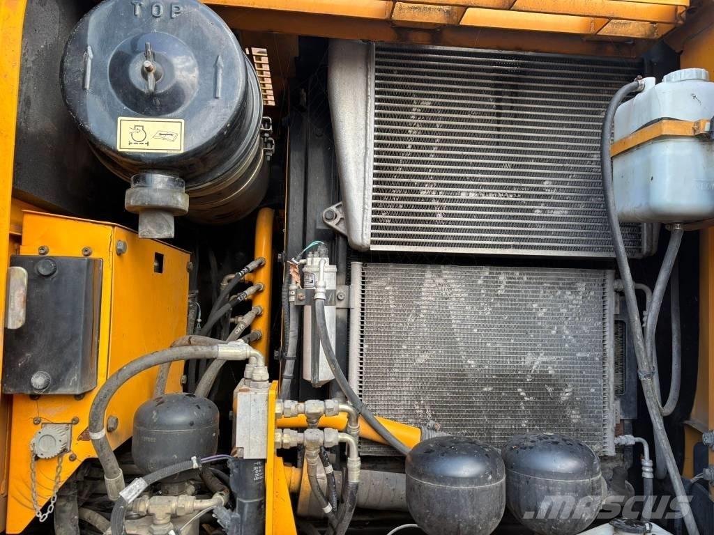 Hyundai 140W-7A  휠 굴삭기